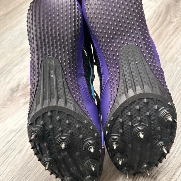 Nike track running shoes. Size 9.5. Fair/good condition for scuffs - Picture 7 of 8